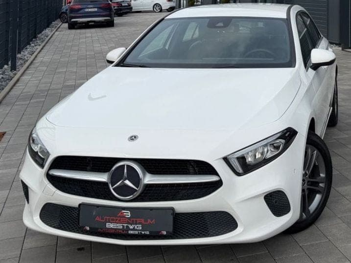 Mercedes-Benz A250 4-Matic*NAVI*SHZG*8-FACH*TEMPO*PDC